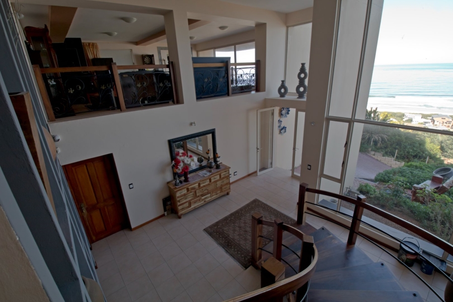 7 Bedroom Property for Sale in Outeniqua Strand Western Cape